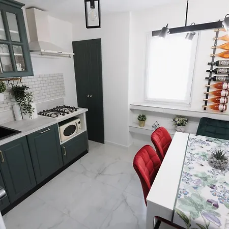 Bear's 2 Apartment